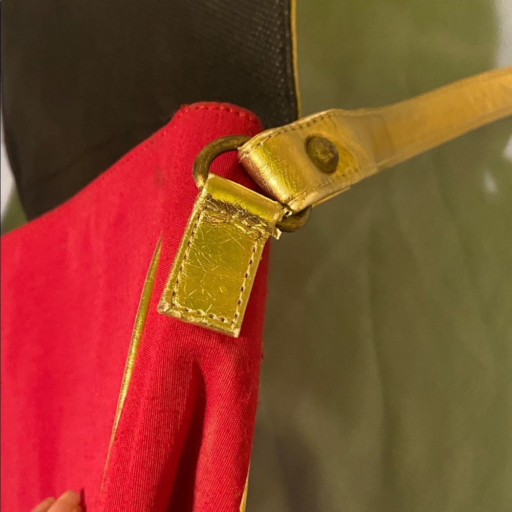 POTLI’S Embroidered Crossbody Bag - Picture 8 of 8